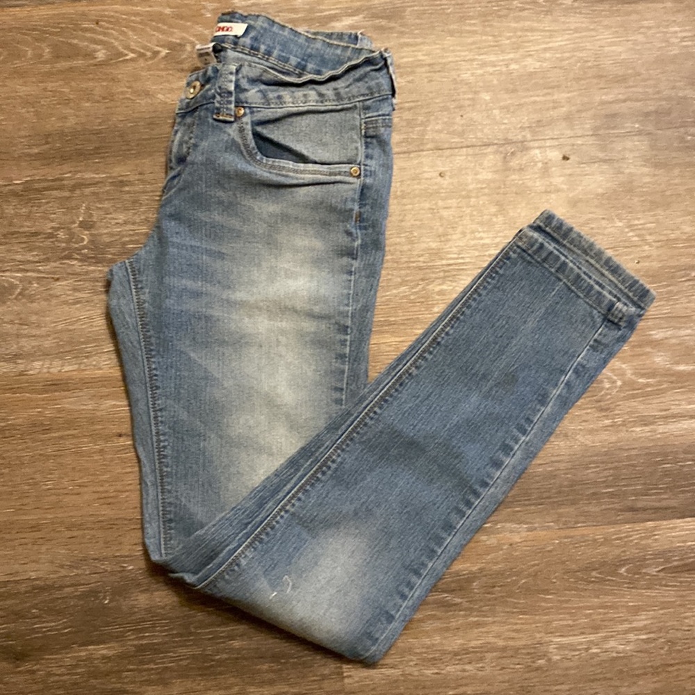 Bongo Low Rise Light Wash Skinny Jeans Size 5
